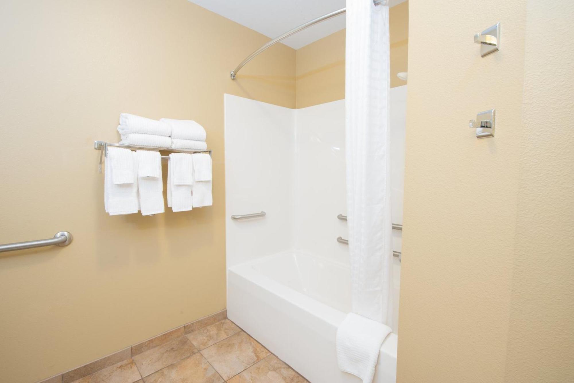 Candlewood Suites Minot By Ihg Kültér fotó